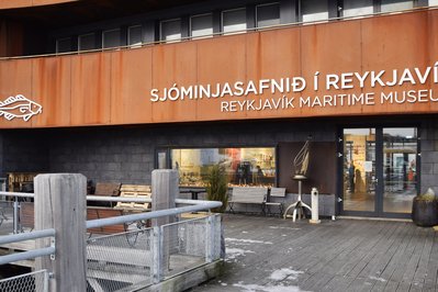 Maritime museum – Harbor in Rotterdam, Netherlands – Museum Information gallery image
