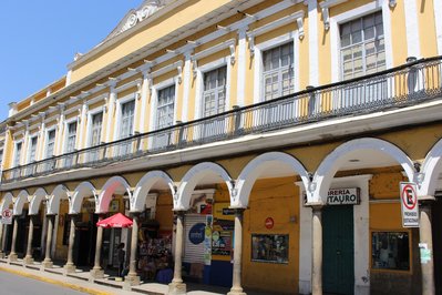 Edificio antiguo in Asuncion, Paraguay – Museum Information gallery image