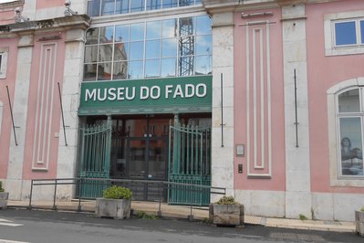 Antiga estação elevatória da água in Coimbra, Portugal – Museum Information gallery image