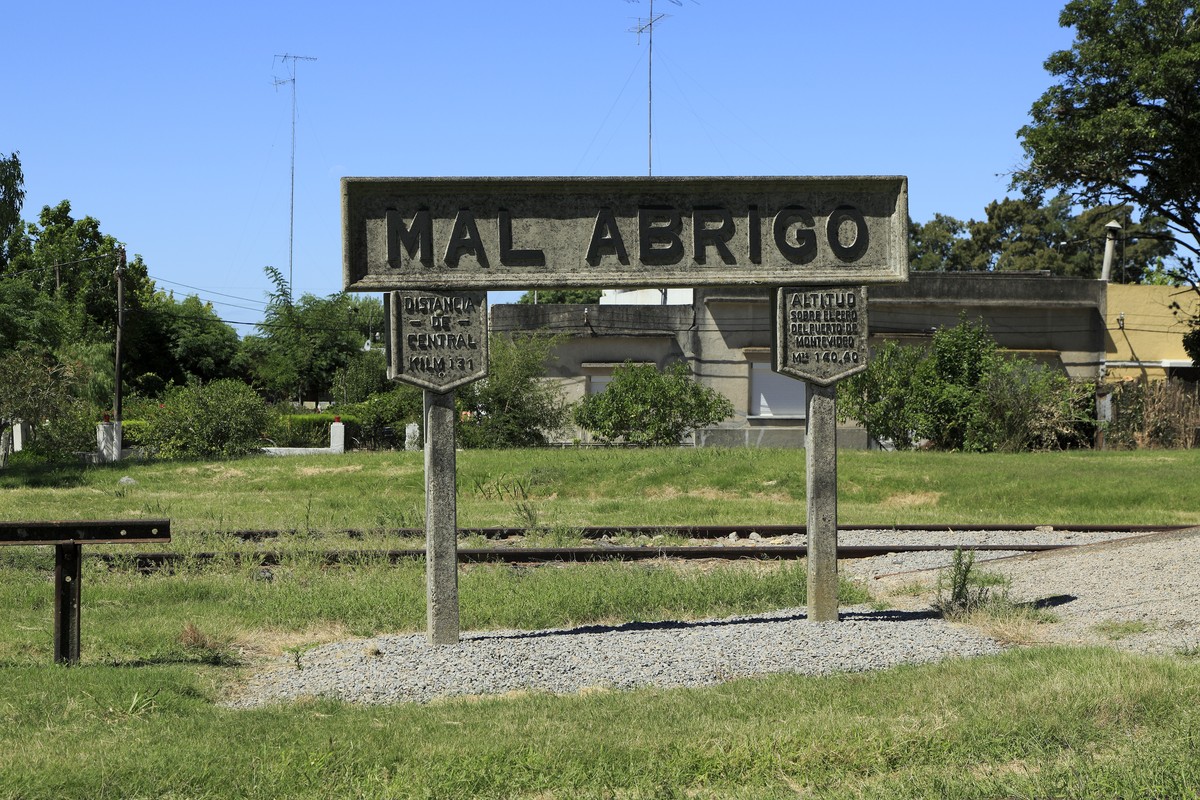 Estacion mal abrigo in San Jose Department, Uruguay – Museum Information