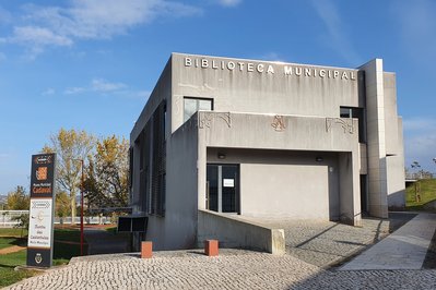 Biblioteca municipal in Dolores, Uruguay – Museum Information gallery image