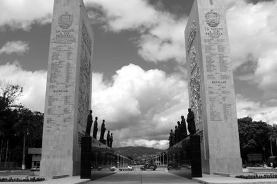 Monumento a los Monolitos in Paso de los Toros, Uruguay – Museum Information gallery image